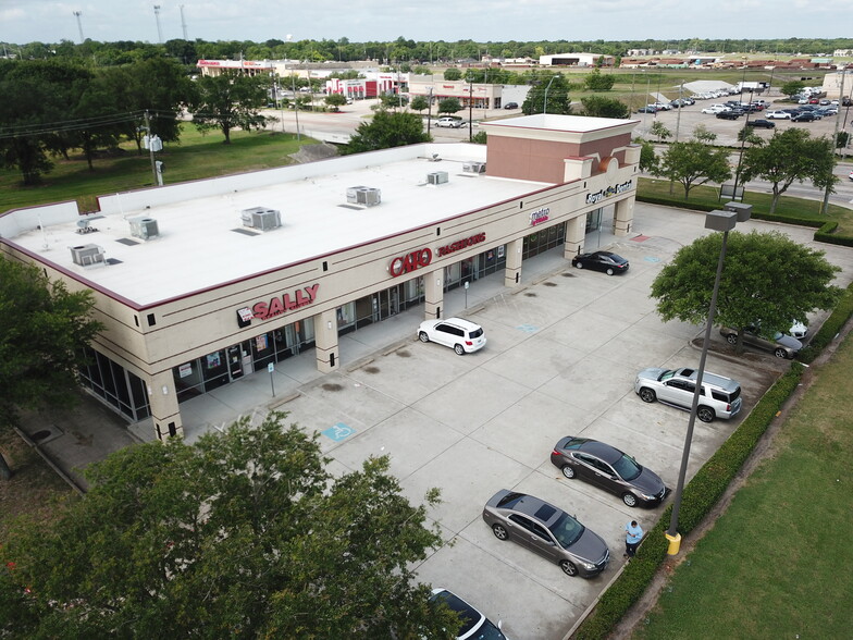1921 N Main St, Pearland, TX à louer - Photo de l’immeuble – Image 3 sur 4