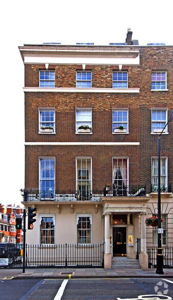 42 Wimpole St, Londres à vendre - Photo de l’immeuble – Image 2 sur 17