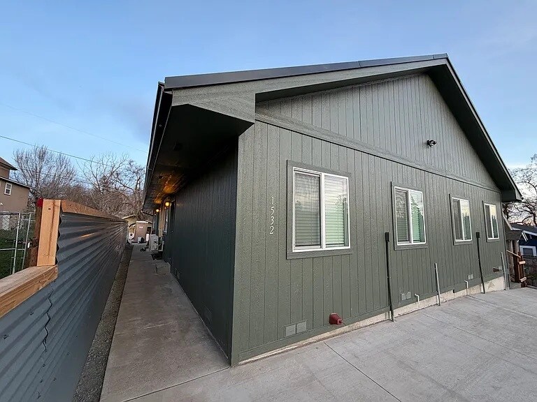 1433 Lakeview Ave, Klamath Falls, OR à vendre - Photo de l’immeuble – Image 1 sur 7