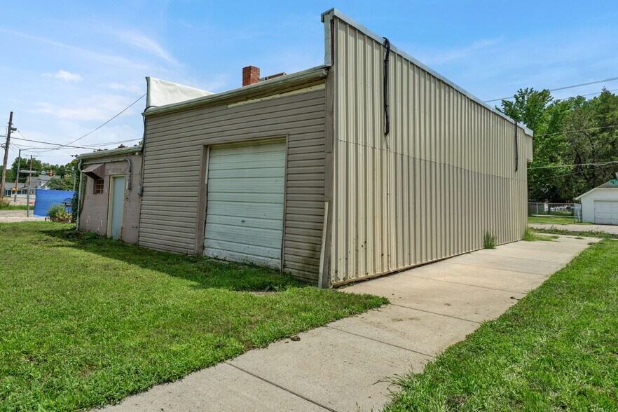 1700 NE Seward Ave, Topeka, KS à vendre - Photo de l’immeuble – Image 3 sur 30