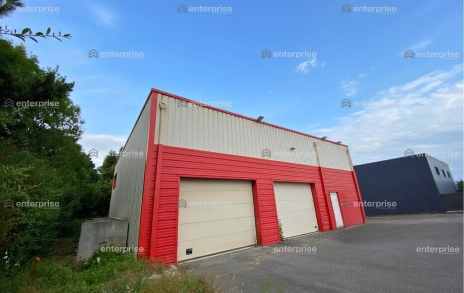 Local d’activités dans Compiègne à louer - Photo de l’immeuble – Image 3 sur 7