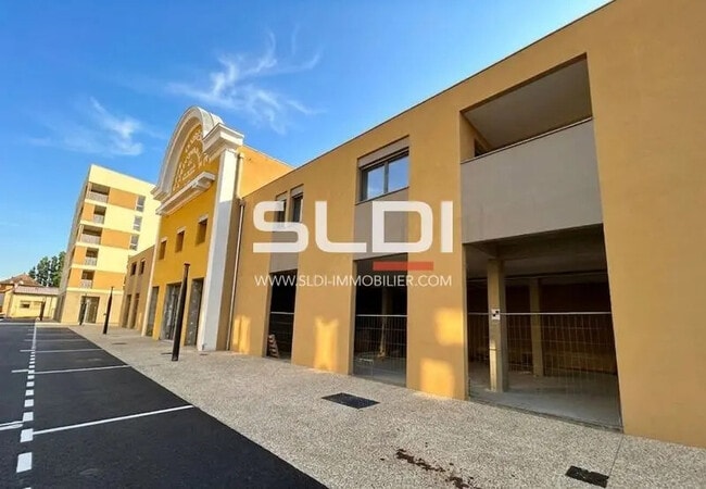 Plus de détails pour Local commercial à vendre