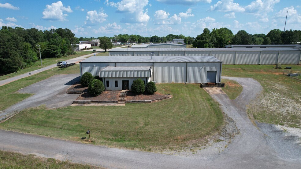 143 Caggiano Dr, Gaffney, SC à louer - Photo de l’immeuble – Image 1 sur 12