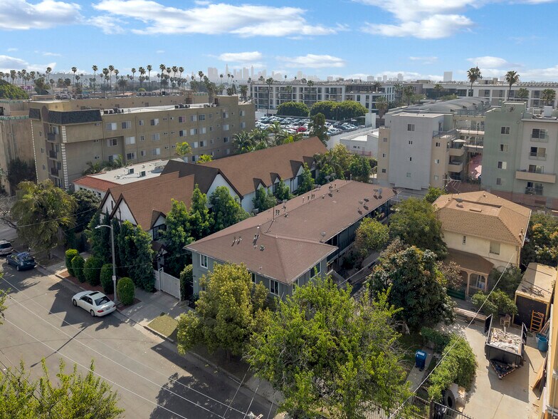 5440 Harold Way, Los Angeles, CA à vendre - Photo de l’immeuble – Image 2 sur 18