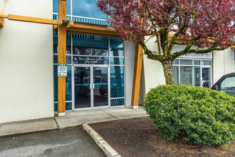 19289 Langley Byp, Surrey, BC à louer Photo de l’immeuble– Image 1 sur 50