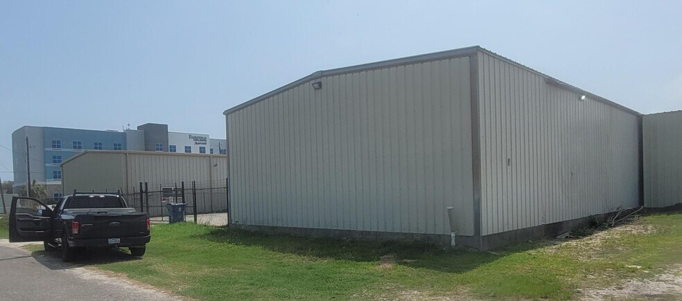 217 S 7th St, Rockport, TX à vendre - Photo de l’immeuble – Image 3 sur 11
