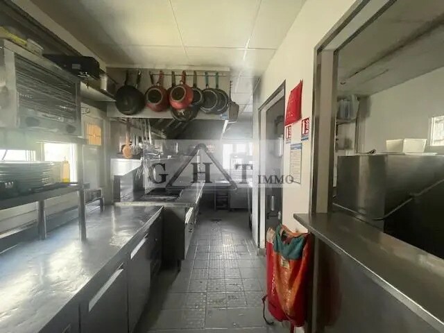 Local commercial dans Neuilly-Plaisance à vendre - Photo de l’immeuble – Image 3 sur 7