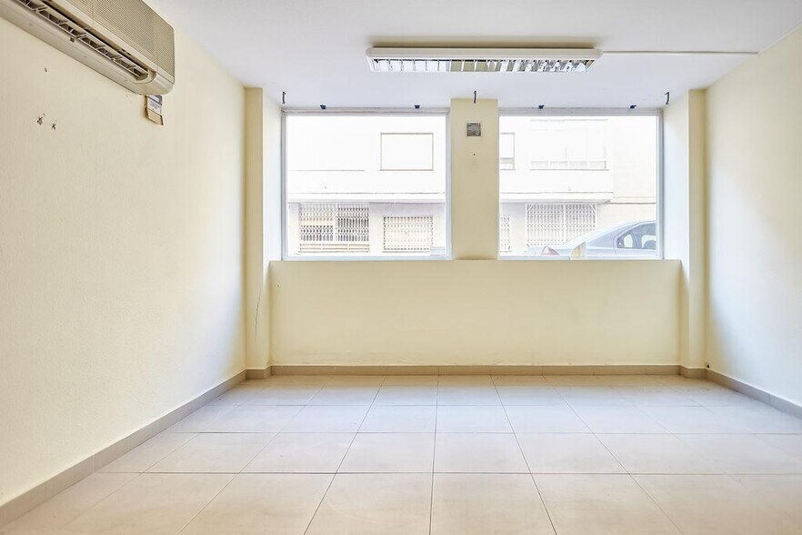 Local commercial dans Torrevieja, Alicante à vendre - Photo de l’immeuble – Image 3 sur 49
