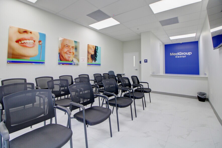 304 N Krome Ave, Homestead, FL à louer - Photo de l’immeuble – Image 2 sur 33