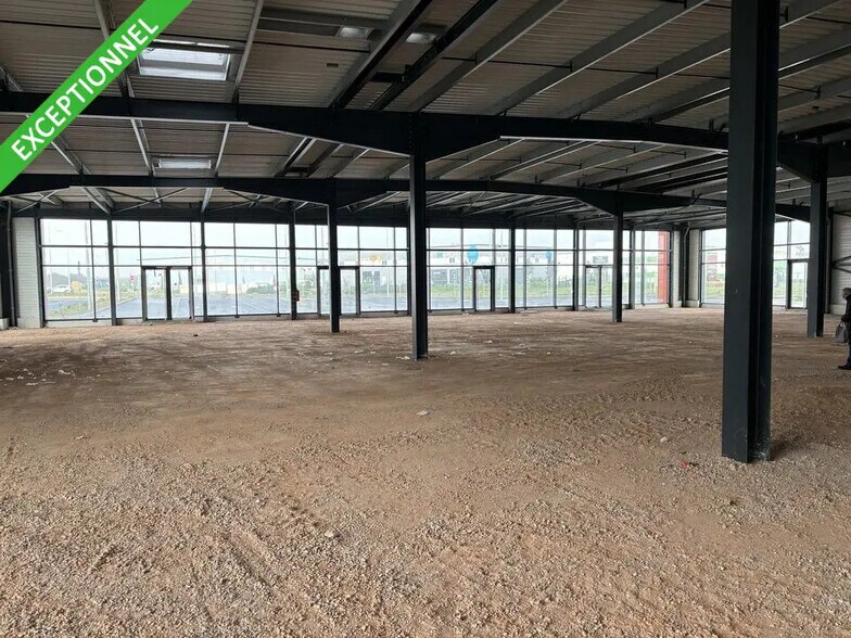 Local commercial dans CLERMONT-L'HERAULT à louer - Photo de l’immeuble – Image 3 sur 13