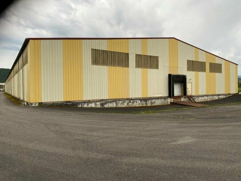 Industriel/Logistique dans Mathay à louer - Photo de l’immeuble – Image 2 sur 3