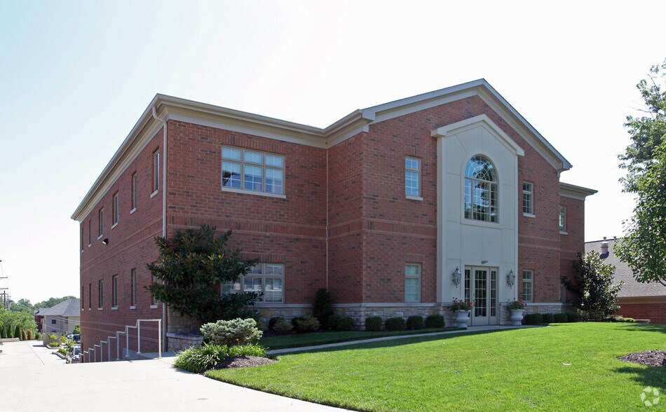 3737 W Fork Rd, Cincinnati, OH à vendre - Photo principale – Image 1 sur 2