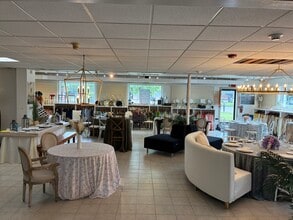 540 Whitney Rd, Fairport, NY à louer Photo intérieure– Image 1 sur 6