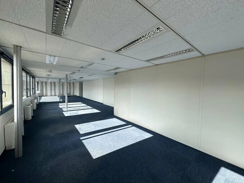 Bureau dans Strasbourg à louer - Photo de l’immeuble – Image 2 sur 8