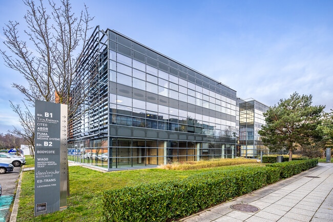 Plus de détails pour 117 Allée Des Parcs, Saint-Priest - Bureau à louer