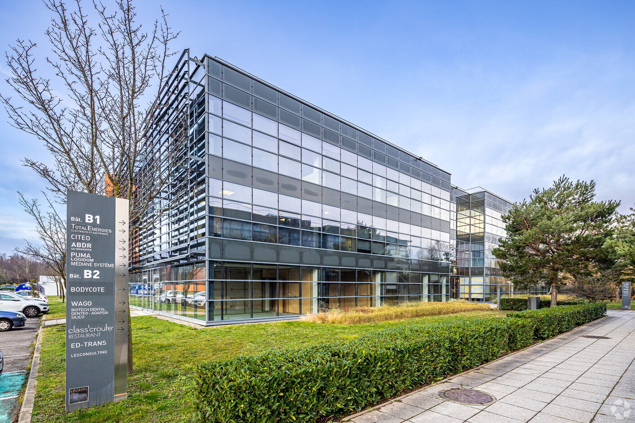 117 Allée Des Parcs, Saint-Priest à louer Photo principale– Image 1 sur 5