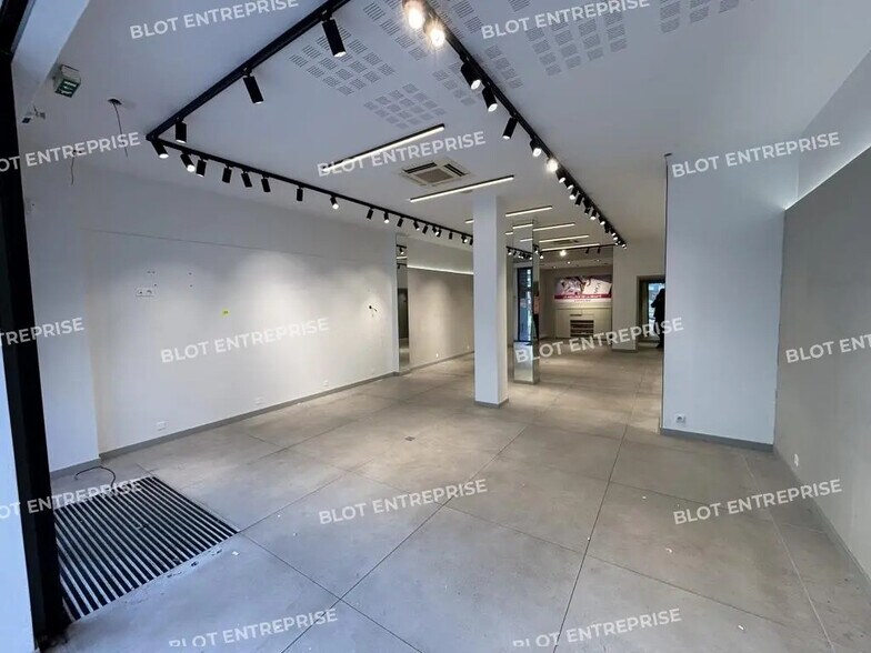 Local commercial dans Lorient à louer - Photo de l’immeuble – Image 2 sur 6