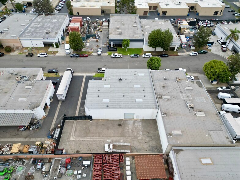 2850 E Via Martens, Anaheim, CA à louer - Photo de l’immeuble – Image 2 sur 22