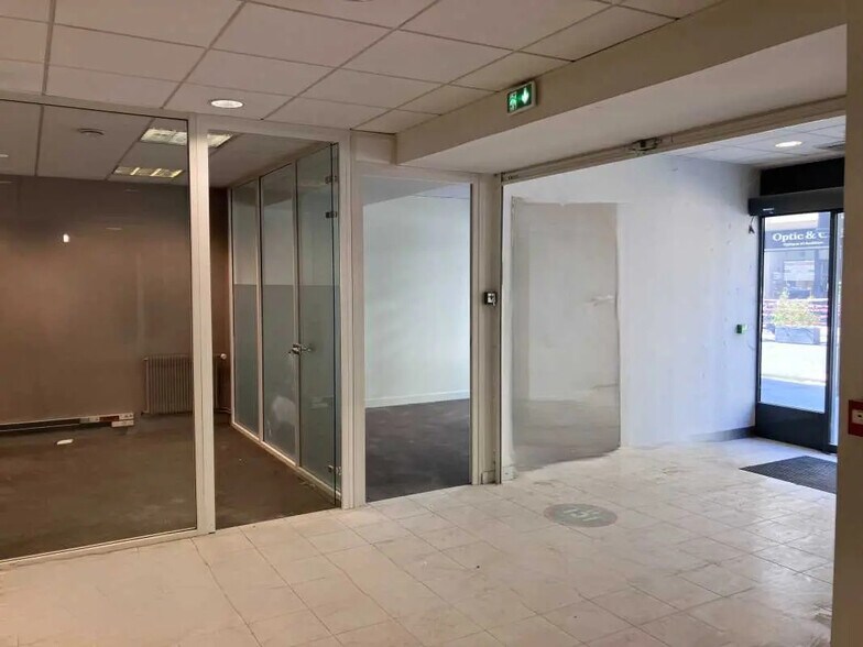 Bureau dans Paris à vendre - Photo de l’immeuble – Image 2 sur 8