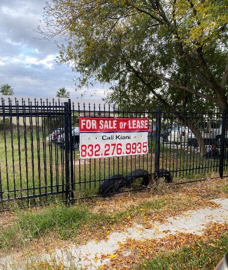 8930 Pagewood Ln, Houston, TX à louer - Photo de l’immeuble – Image 2 sur 3