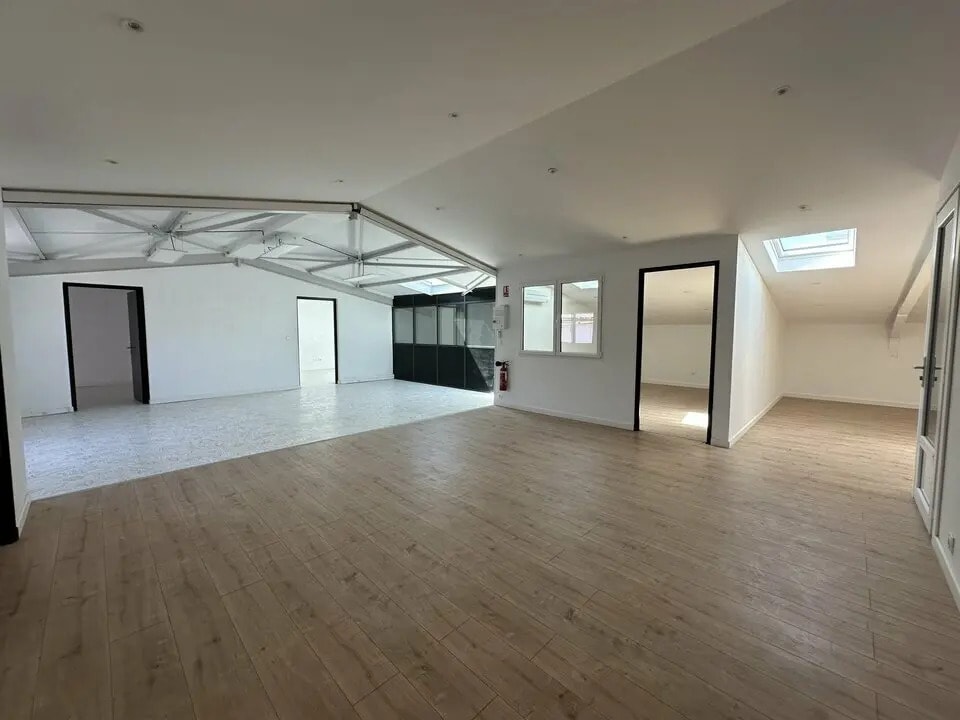 Bureau dans Lunel à louer Photo de l’immeuble– Image 1 sur 13
