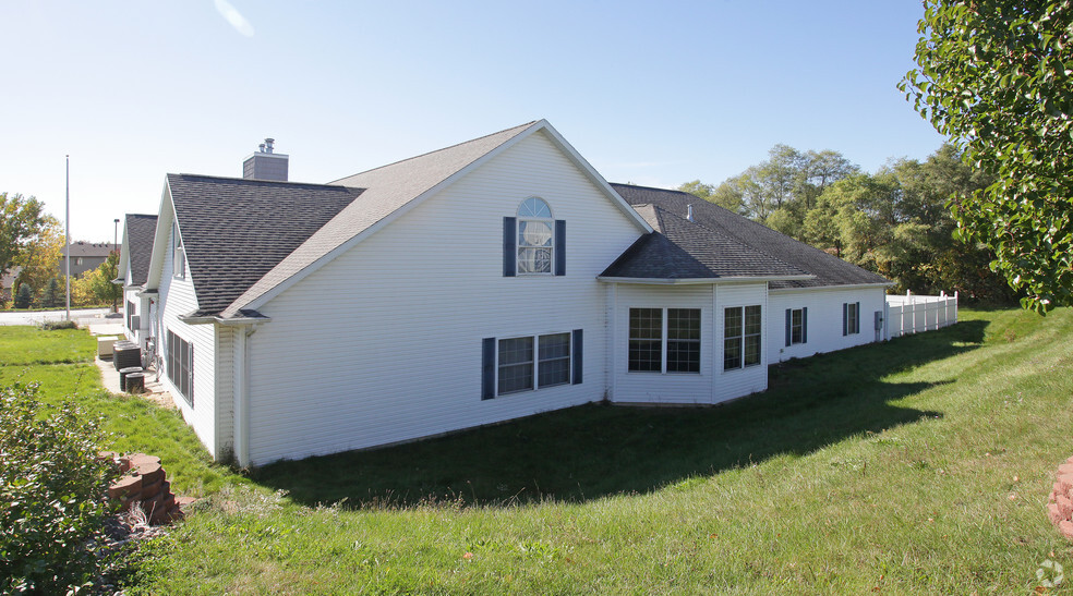 2886 3 Mile Rd, Grand Rapids, MI à vendre - Photo de l’immeuble – Image 2 sur 3
