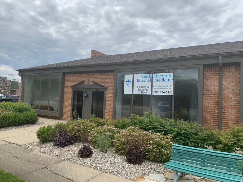 28289-28315 Hoover Rd, Warren, MI à vendre - Photo de l’immeuble – Image 1 sur 8