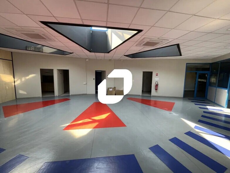 Bureau dans Lens à louer - Photo de l’immeuble – Image 2 sur 7