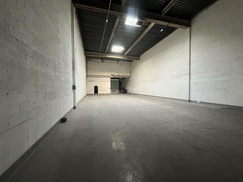 Local d’activités dans Gennevilliers à louer - Photo de l’immeuble – Image 1 sur 3