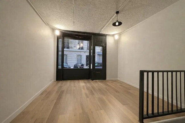 Plus de détails pour 9 Rue Ernest Cresson, Paris - Bureau à louer