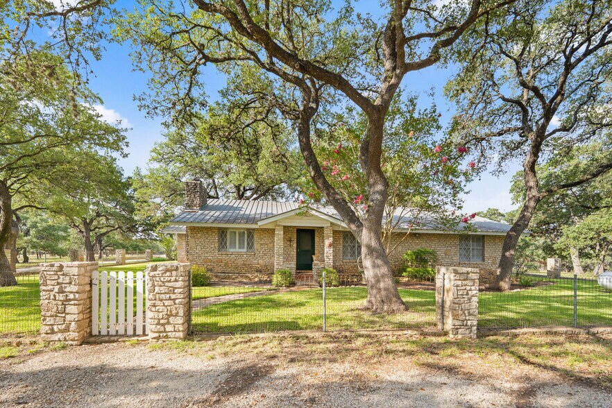 443 Ammann Rd, Fair Oaks Ranch, TX à vendre - Photo de l’immeuble – Image 3 sur 7