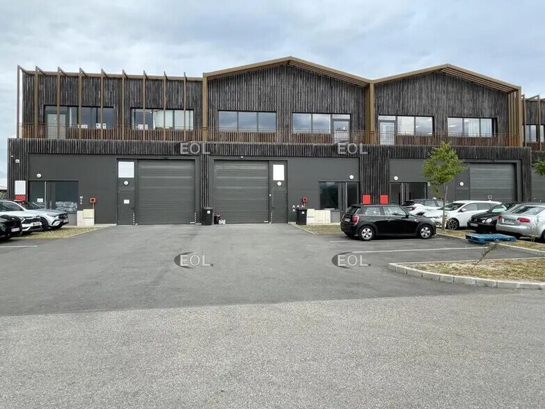 Local d’activités dans Cormeilles-en-Parisis à louer - Photo de l’immeuble – Image 1 sur 6