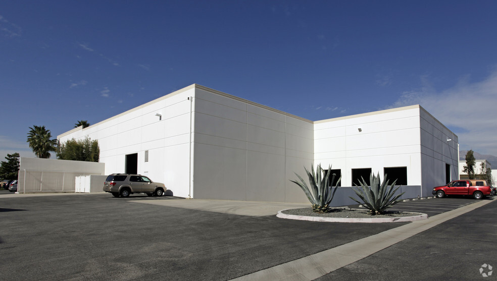 1501 SE Hudson Ave, Ontario, CA à louer - Photo de l’immeuble – Image 2 sur 2