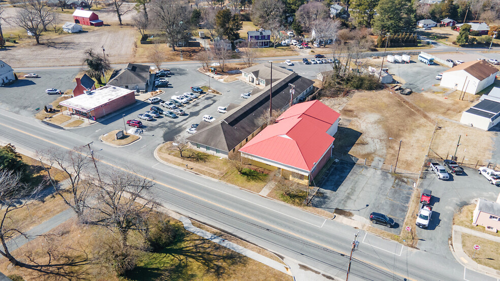 493 Main St, Warsaw, VA à louer - Photo de l’immeuble – Image 2 sur 46