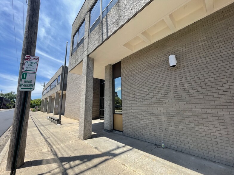 1110 W 7th St, Little Rock, AR à louer - Photo de l’immeuble – Image 2 sur 4