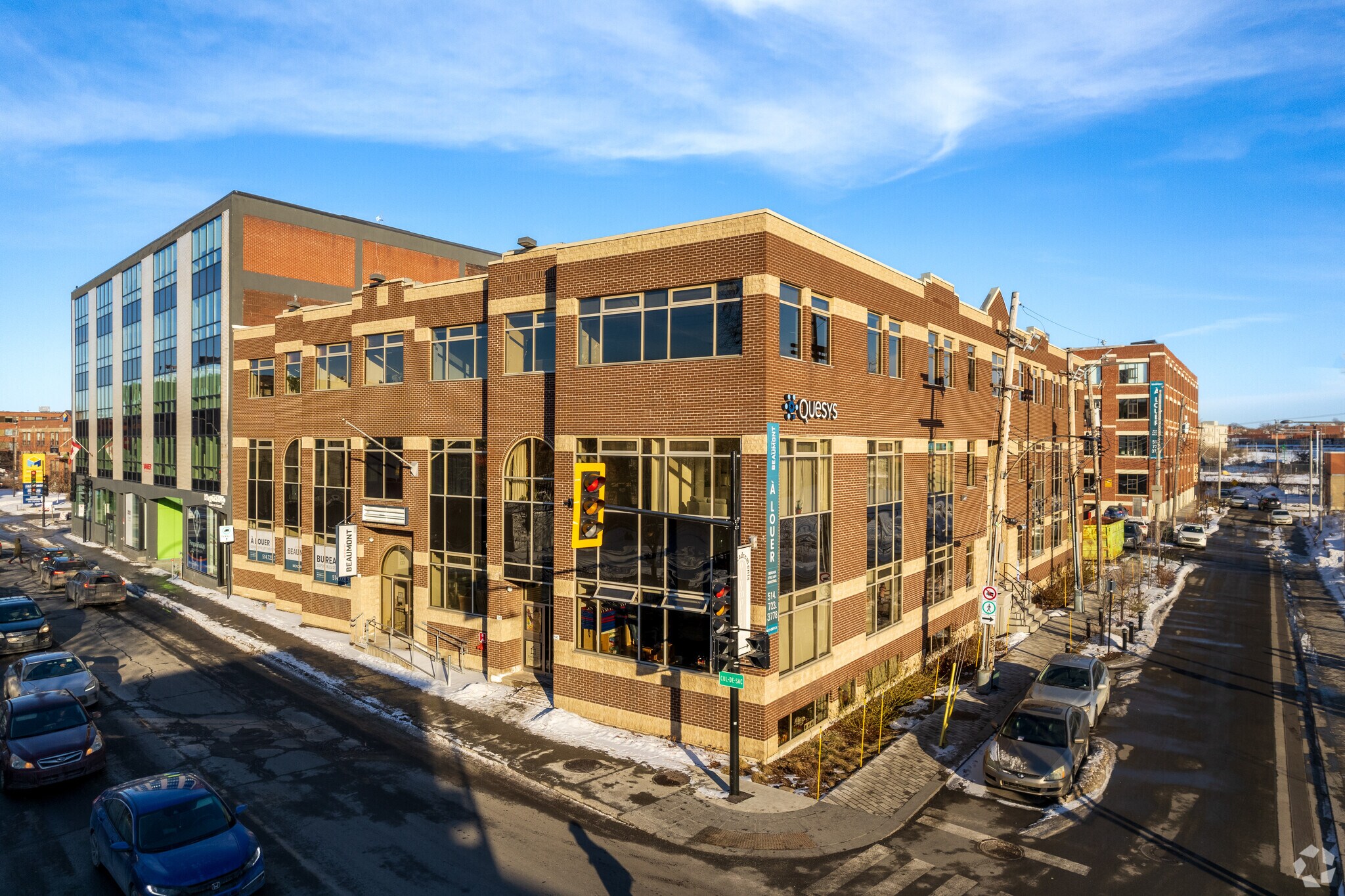 6855 Av De L'épée, Montréal, QC à louer Photo principale– Image 1 sur 22