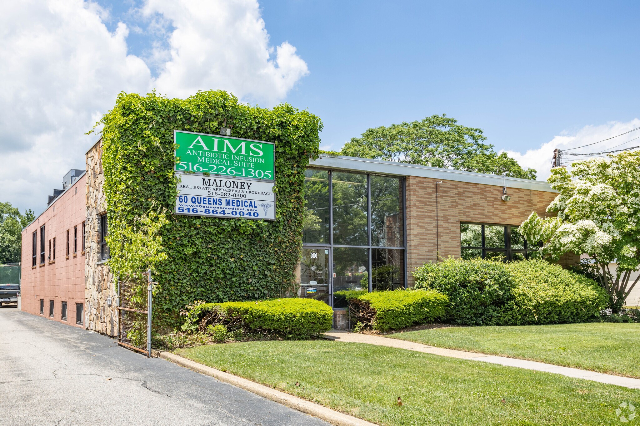 60 Queens St, Syosset, NY à louer Photo principale– Image 1 sur 8