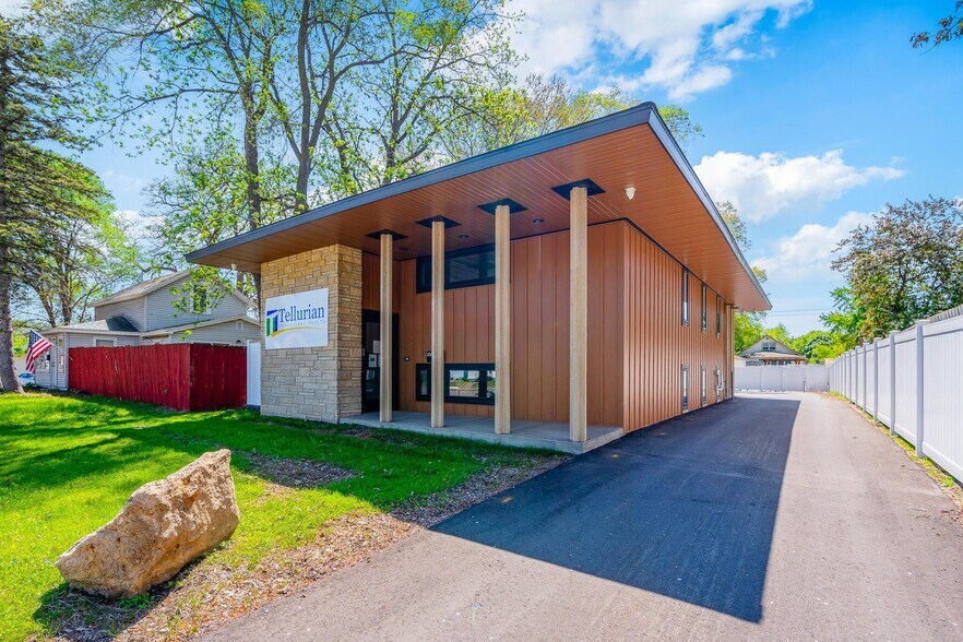 1720 Jackson St, La Crosse, WI à vendre - Photo de l’immeuble – Image 2 sur 12