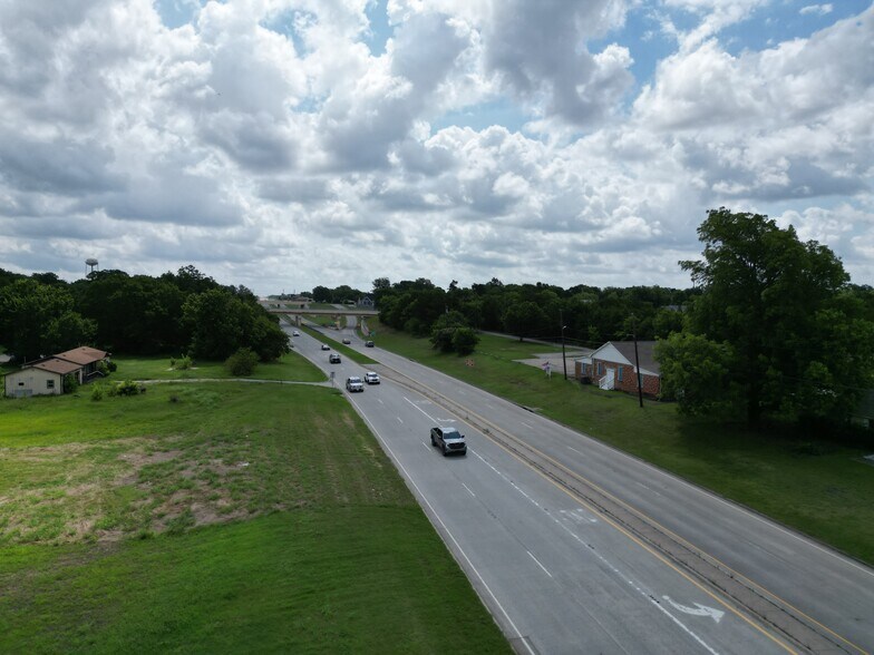 435 Audie Murphy Pkwy, Farmersville, TX à vendre - Photo de l’immeuble – Image 3 sur 17