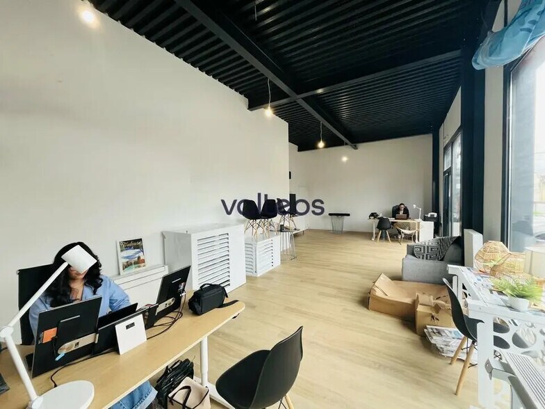 Local d’activités dans Toulouse à louer - Photo de l’immeuble – Image 3 sur 5