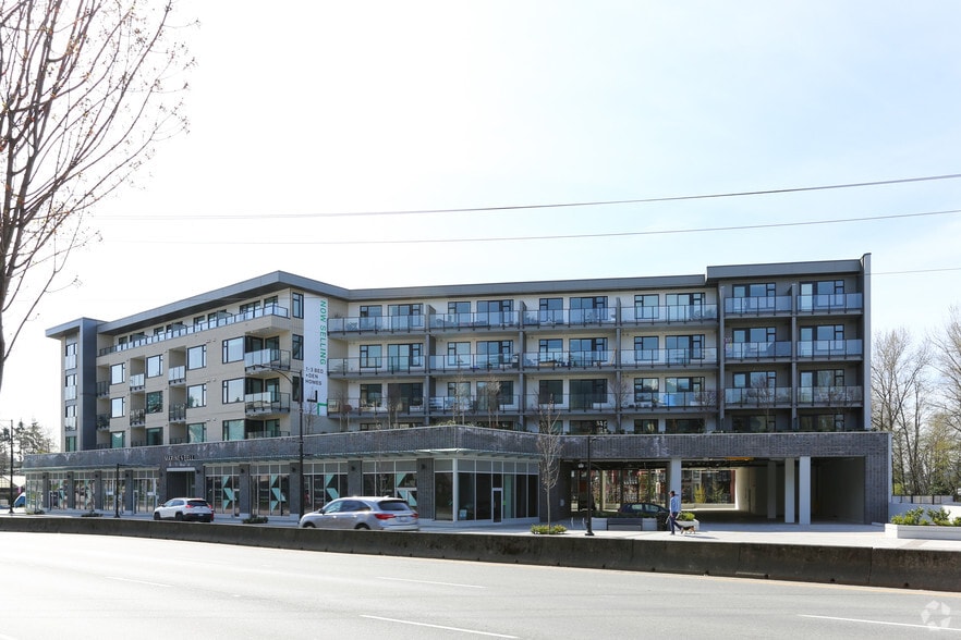 725 Marine Dr, North Vancouver, BC à louer - Photo principale – Image 1 sur 4