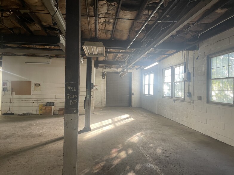 3106 Elm Ave, Baltimore, MD à louer - Photo de l’immeuble – Image 2 sur 20