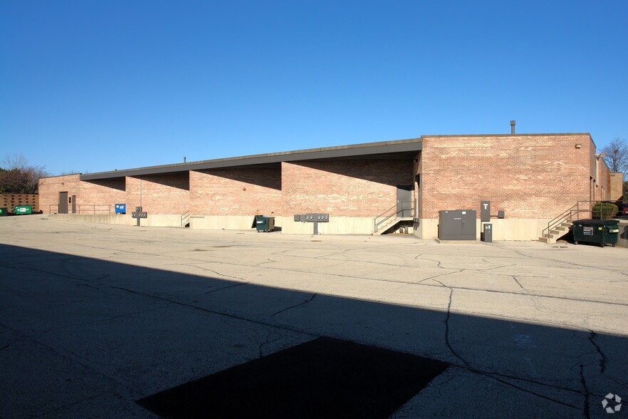 245 W Roosevelt Rd, West Chicago, IL à louer - Photo de l’immeuble – Image 2 sur 3