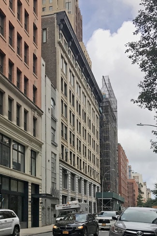 Plus de détails pour 227-239 W 17th St, New York, NY - Logement à vendre