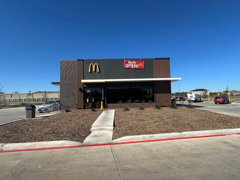 Binz-Engleman Rd & FM 1516, San Antonio, TX à vendre - Photo de l’immeuble – Image 2 sur 5