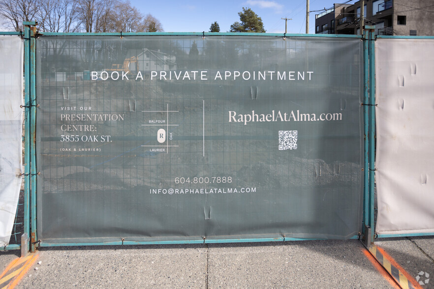 3668 W 10th Ave, Vancouver, BC à louer - Photo de l’immeuble – Image 3 sur 7
