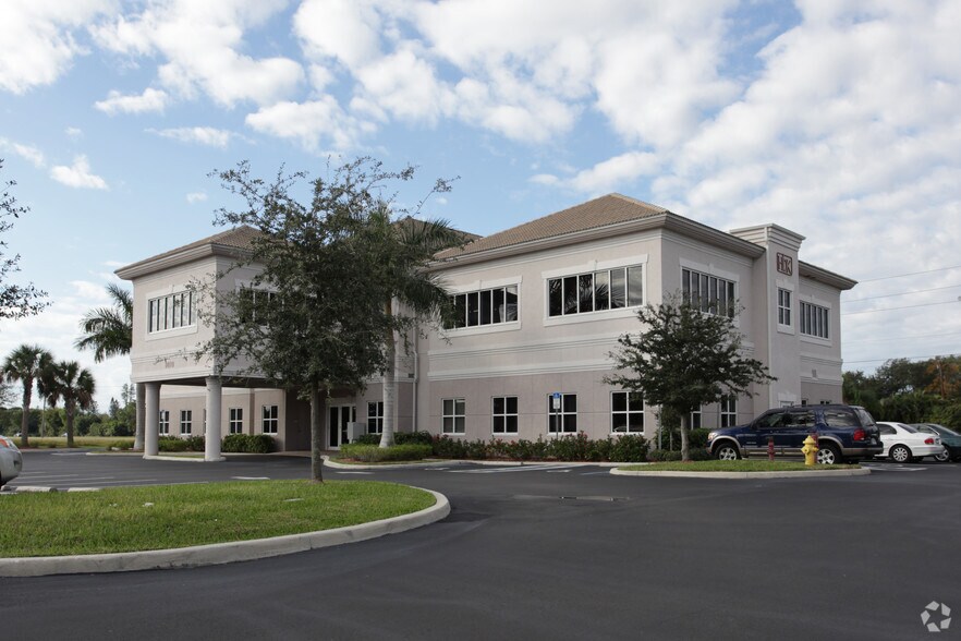 8010 Summerlin Lakes Dr, Fort Myers, FL à vendre - Photo principale – Image 1 sur 5