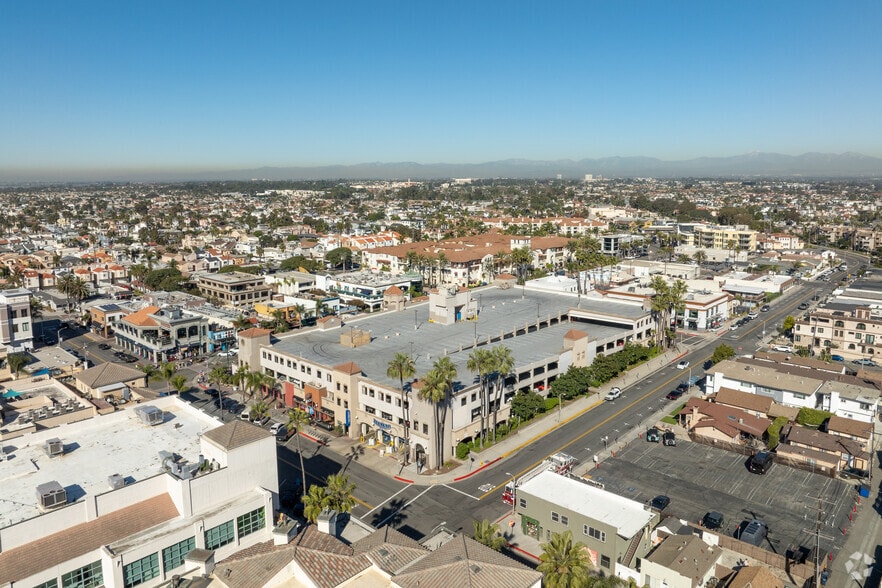 200 Main St, Huntington Beach, CA à louer - Aérien – Image 3 sur 6