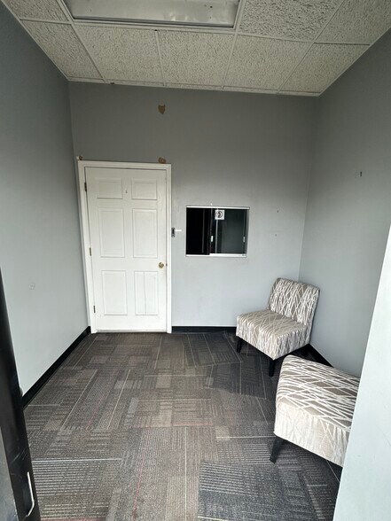 10 Liberty St, Edison, NJ à louer - Photo intérieure – Image 3 sur 17
