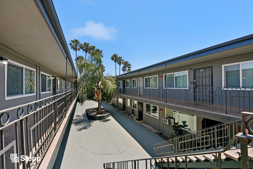 1153-1161 Magnolia Ave, Long Beach, CA à vendre - Photo de l’immeuble – Image 3 sur 12